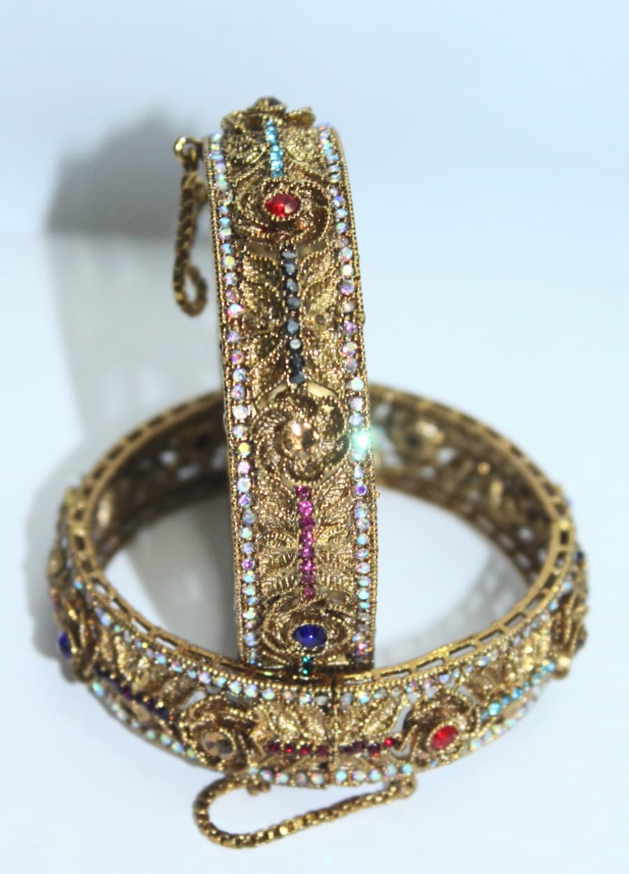 Antique Grace Stone Bangles